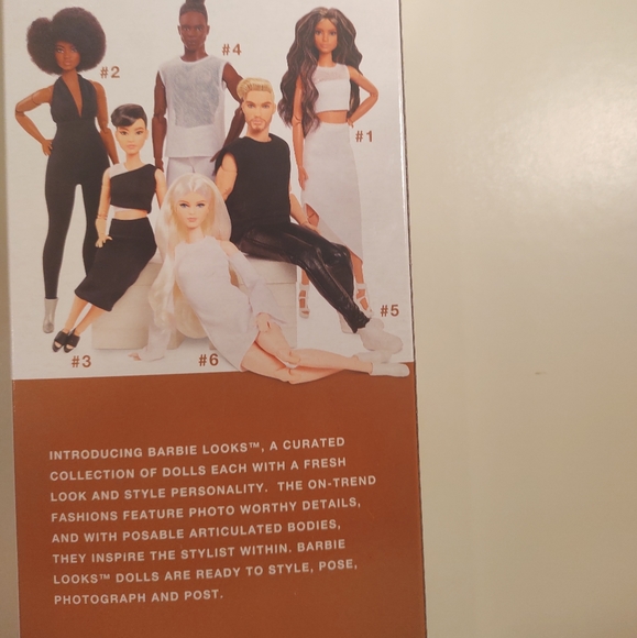 SOLD OUT Barbie Signature Looks Doll - Picture 6 of 13